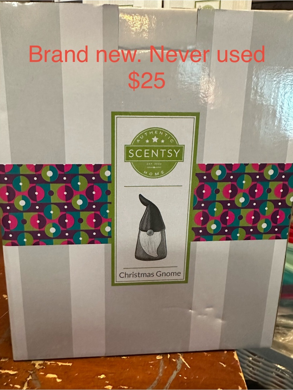 Scentsy Christmas Gnome Boxed Decor - White, Green & Multicolor Accent